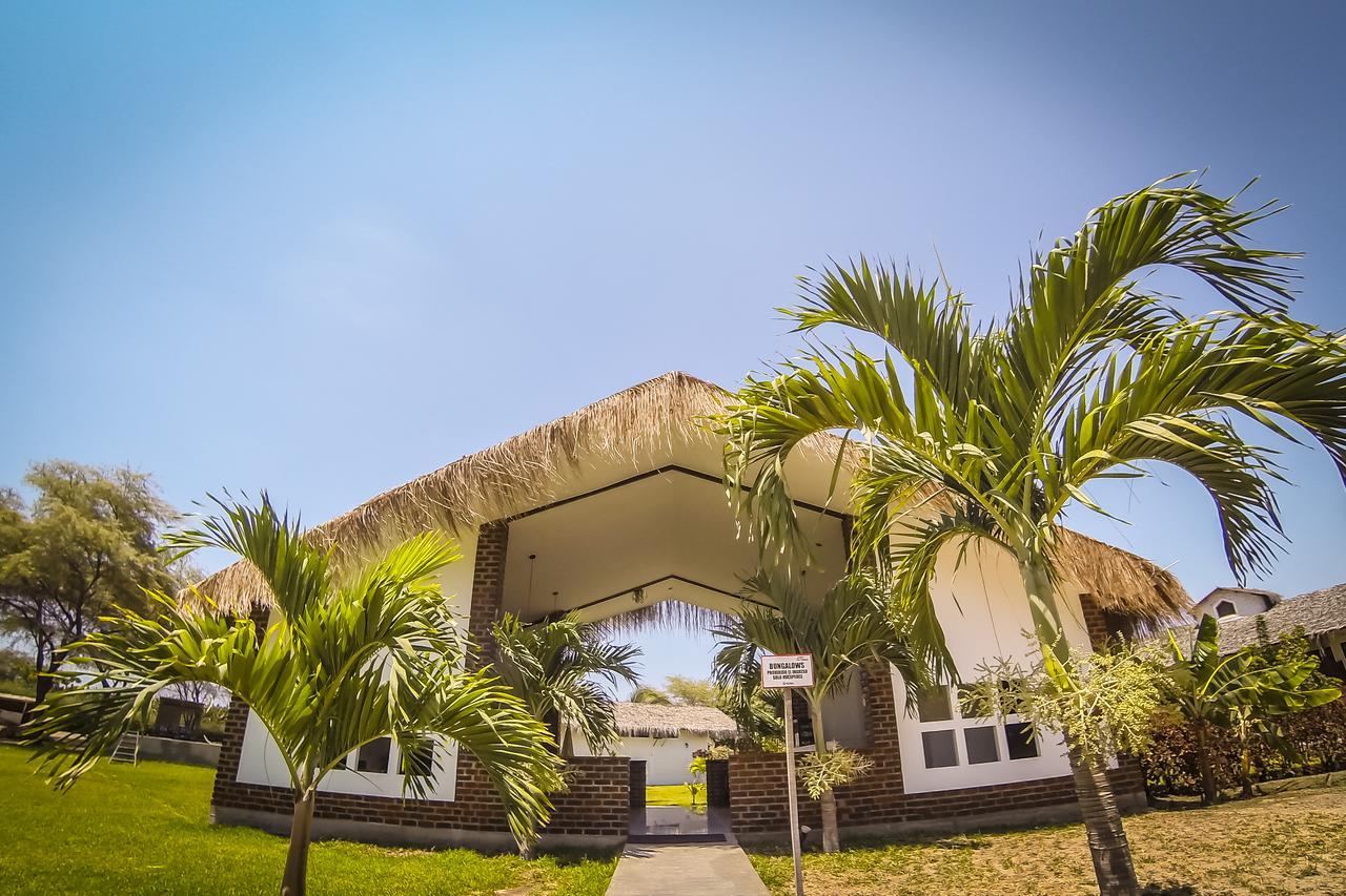 La Choza Bungalows Tambo Grande Bagian luar foto