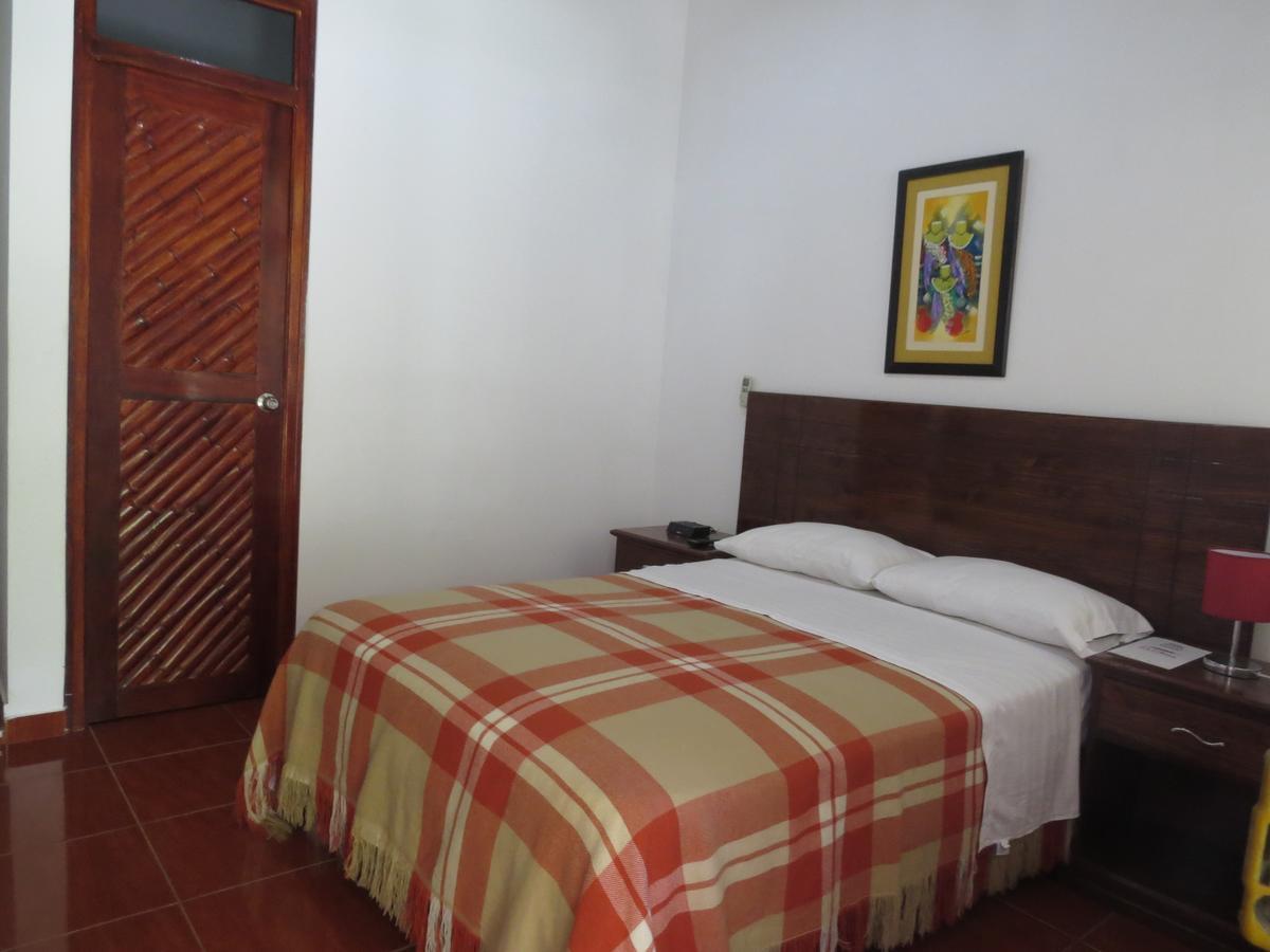 La Choza Bungalows Tambo Grande Bagian luar foto