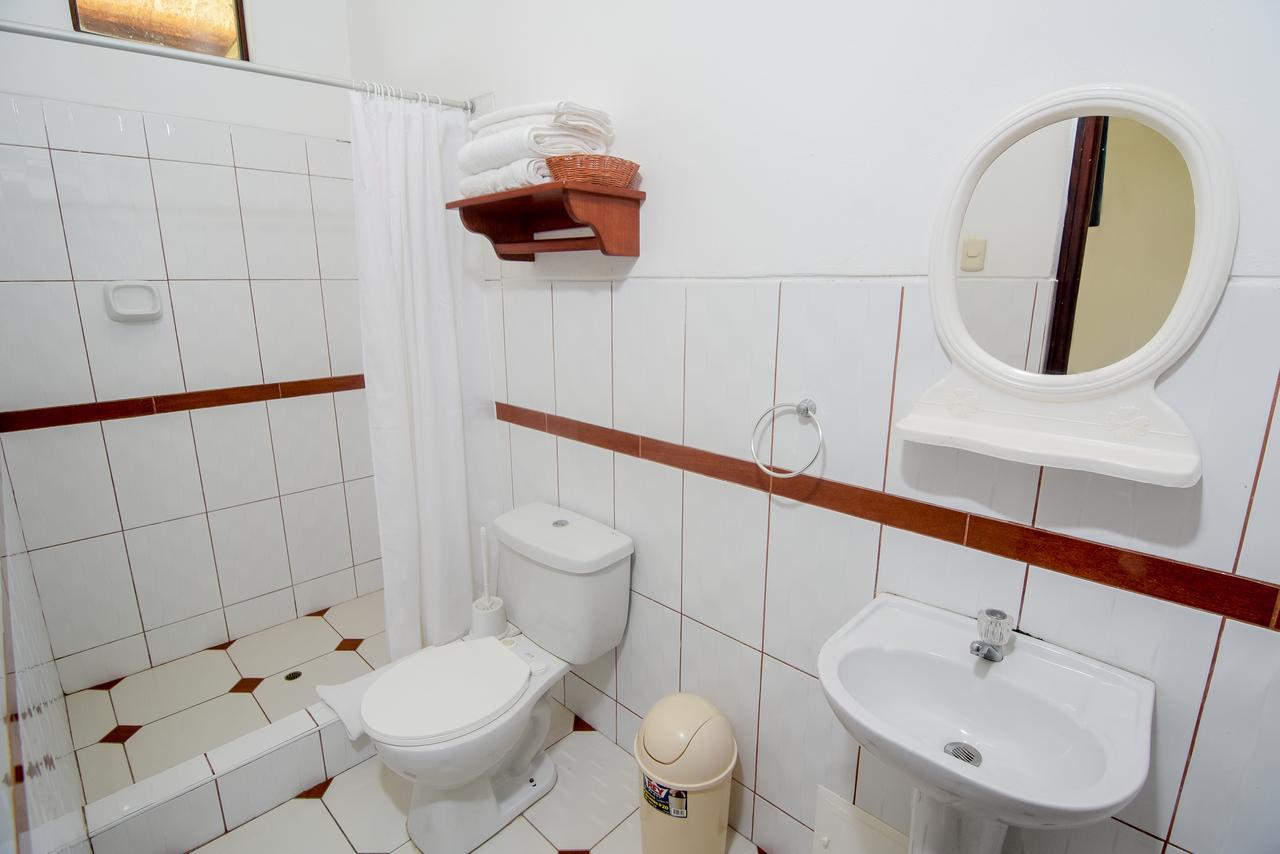 La Choza Bungalows Tambo Grande Bagian luar foto
